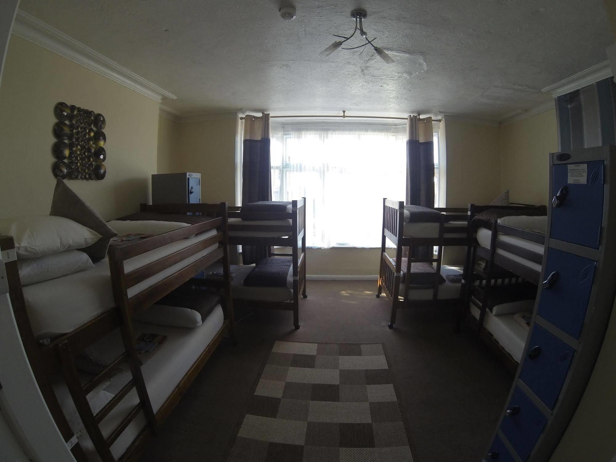 Kipps Backpackers แคนเทอร์เบอรี ภายนอก รูปภาพ