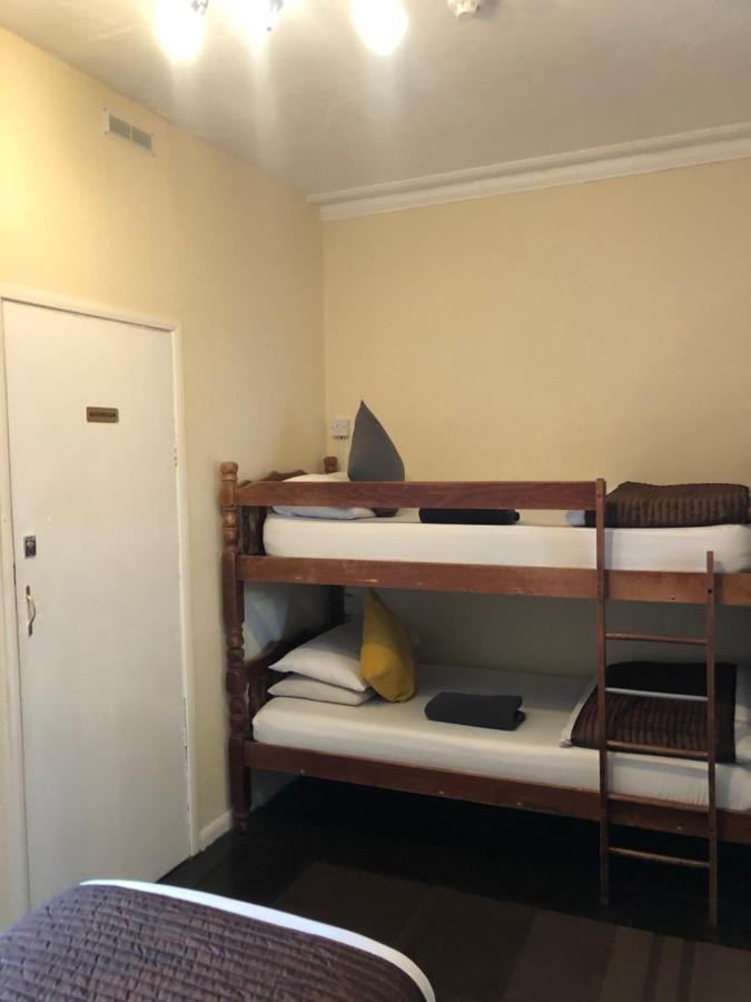 Kipps Backpackers แคนเทอร์เบอรี ภายนอก รูปภาพ